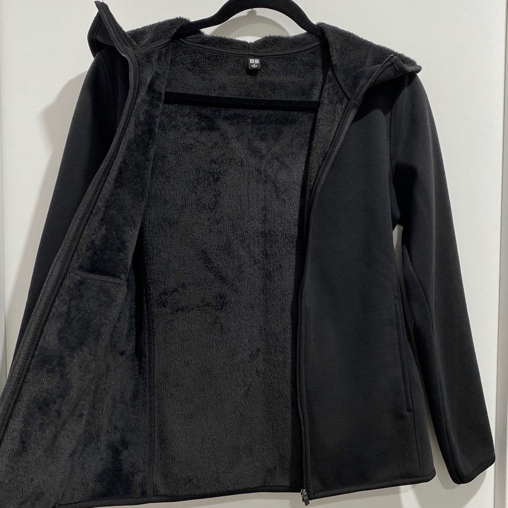 ✨Sold✨ Uniqlo Black Fleece Lined Jacket - Picture 2 of 4